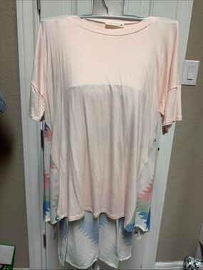 NWOT Avery Peach Pink Short Sleeve Layered Look Tee with Geo Hem SZ M lose fit